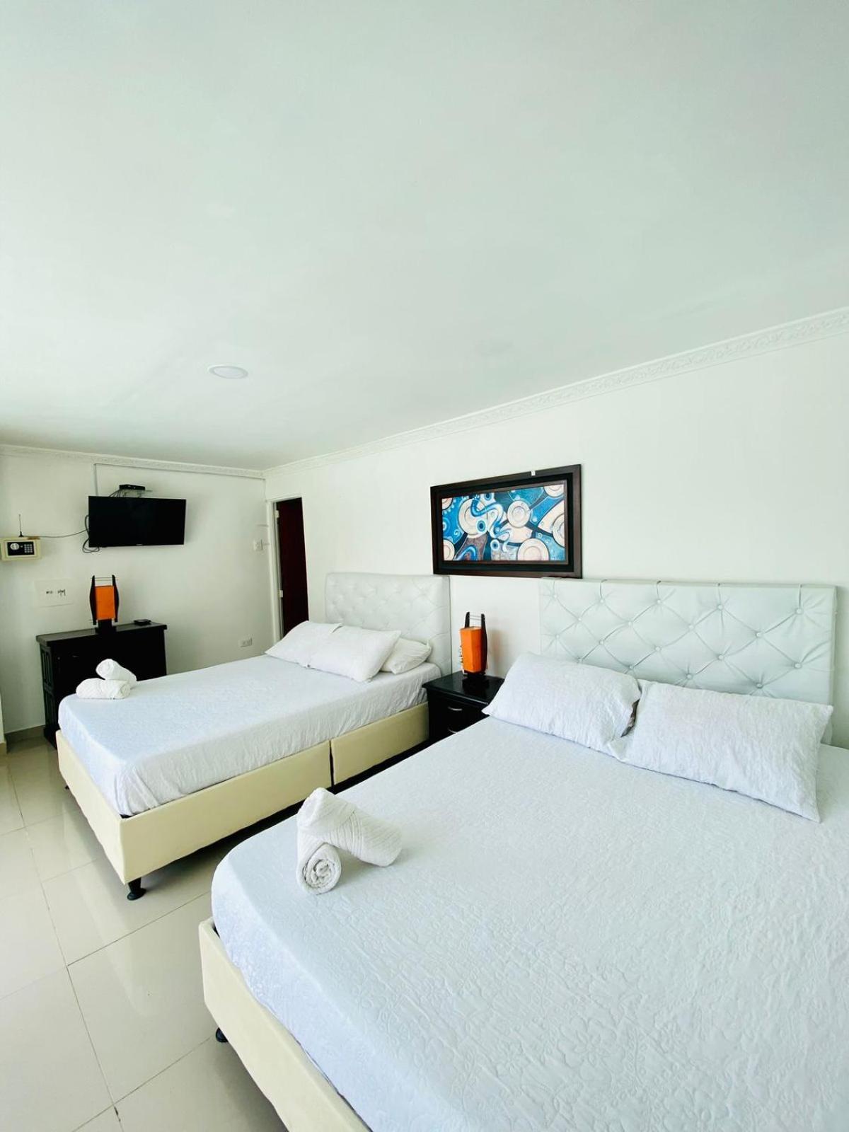 Hotel West California Puerto Espejo Esterno foto