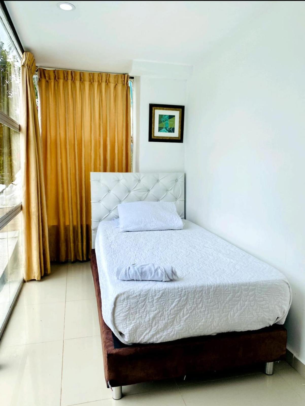 Hotel West California Puerto Espejo Esterno foto